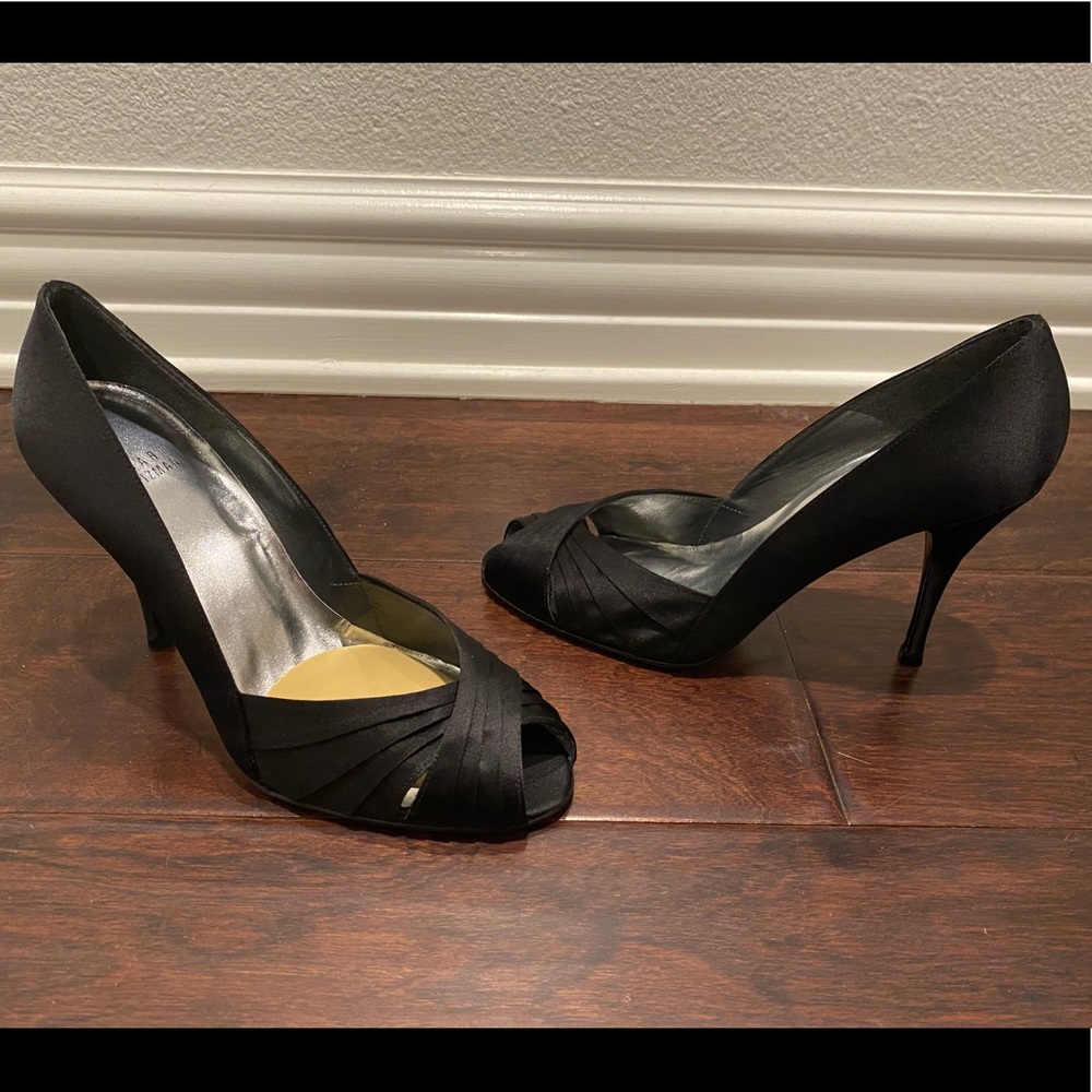 Brand new in box Stuart Weirzman heels